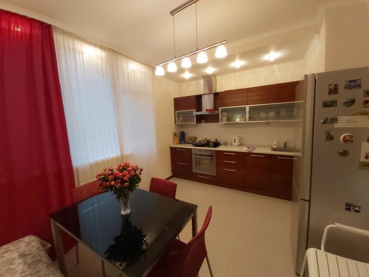 Lux Apartment, Liko Grad Kiev Esterno foto